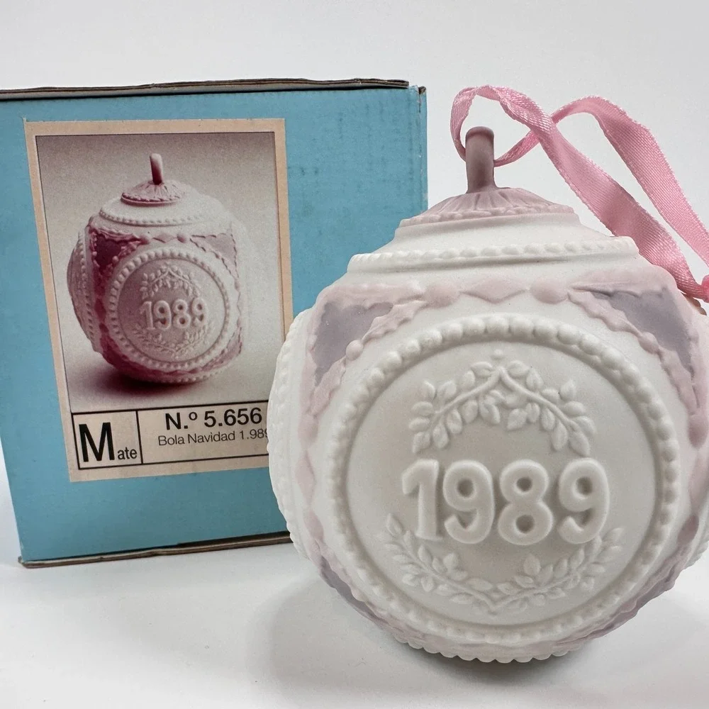 VTG Lladro 1989 Christmas Ornament 5656 Bola Navidad Mate Porcelain Doves w/ Box